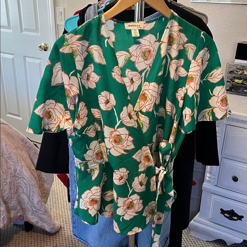 Monteau Green Floral Blouse